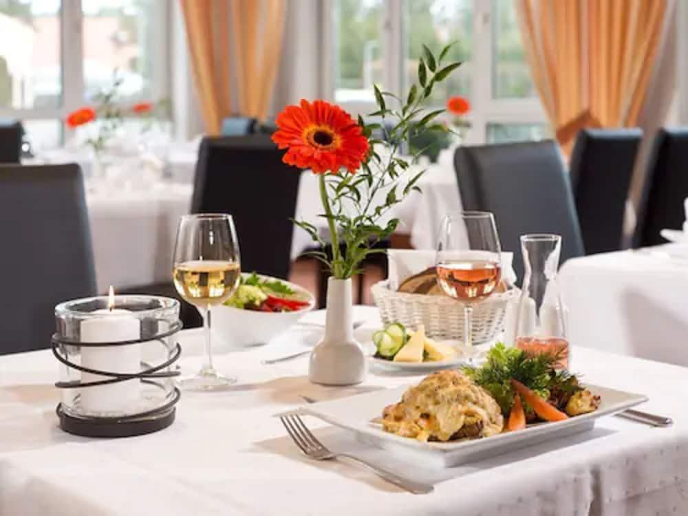 Achat Hotel Schwarzheide Lausitz ภายนอก รูปภาพ